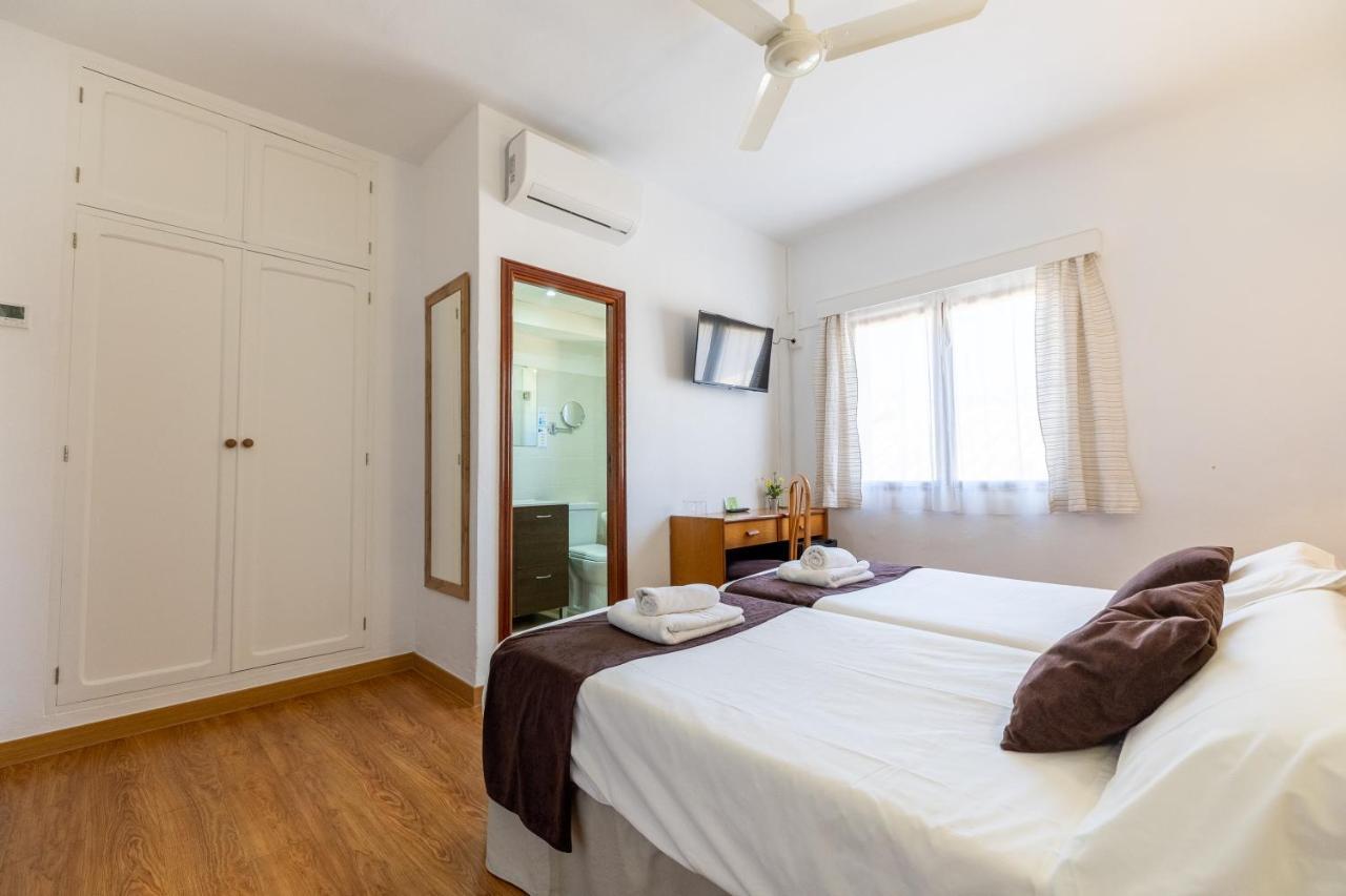 Hostal Doris - Adults Only Colonia de Sant Jordi Luaran gambar