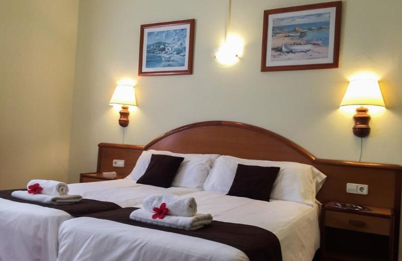 Hostal Doris - Adults Only Colonia de Sant Jordi Luaran gambar