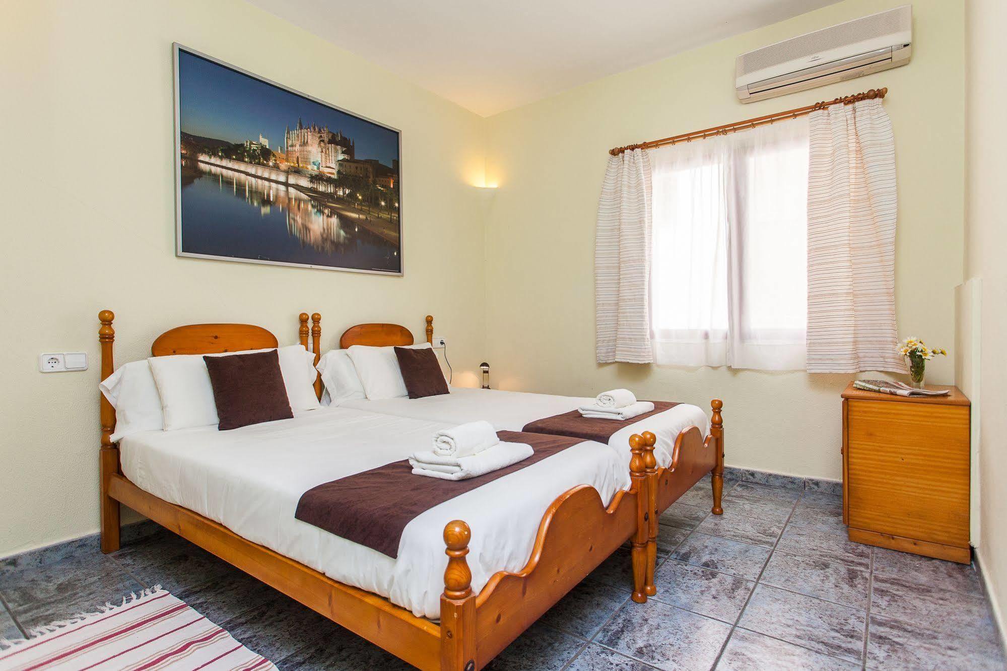 Hostal Doris - Adults Only Colonia de Sant Jordi Luaran gambar